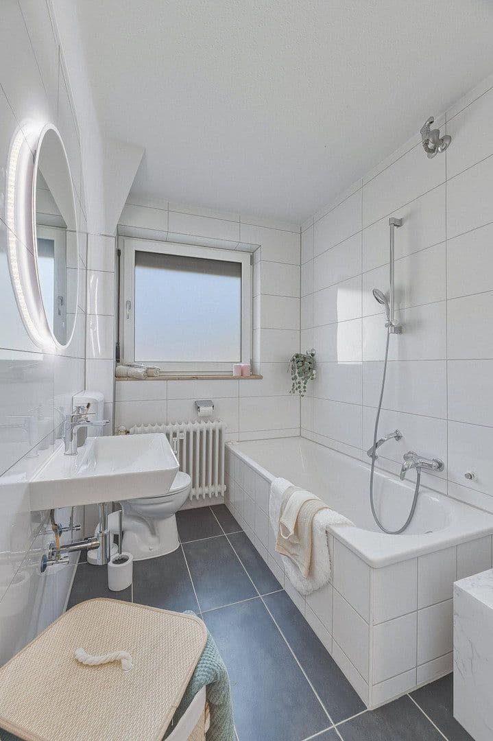 Prenájom bytu 3-izbový 85 m², Beuren, Bádensko-Wurttembersko Prenájom bytu 3-izbový 85 m², Beuren, Bádensko-Wurttembersko