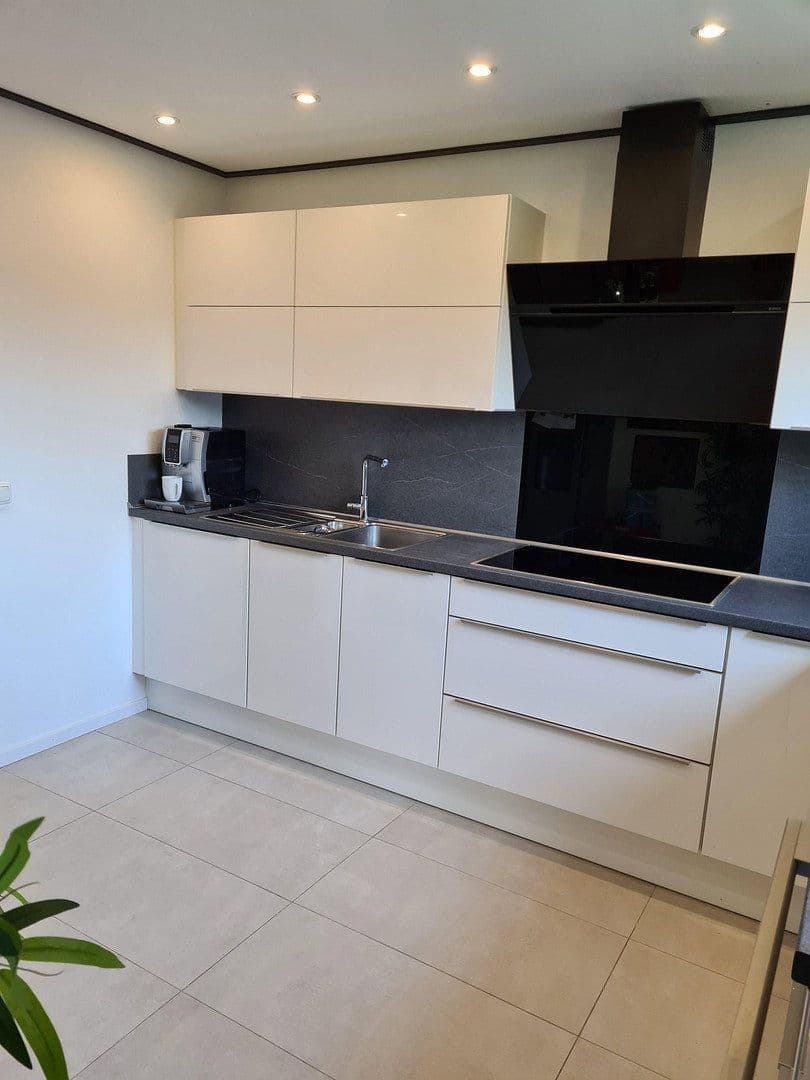 Predaj bytu 3-izbový 88 m², Essen, Severné Porýnie - Westfálsko Predaj bytu 3-izbový 88 m², Essen, Severné Porýnie - Westfálsko