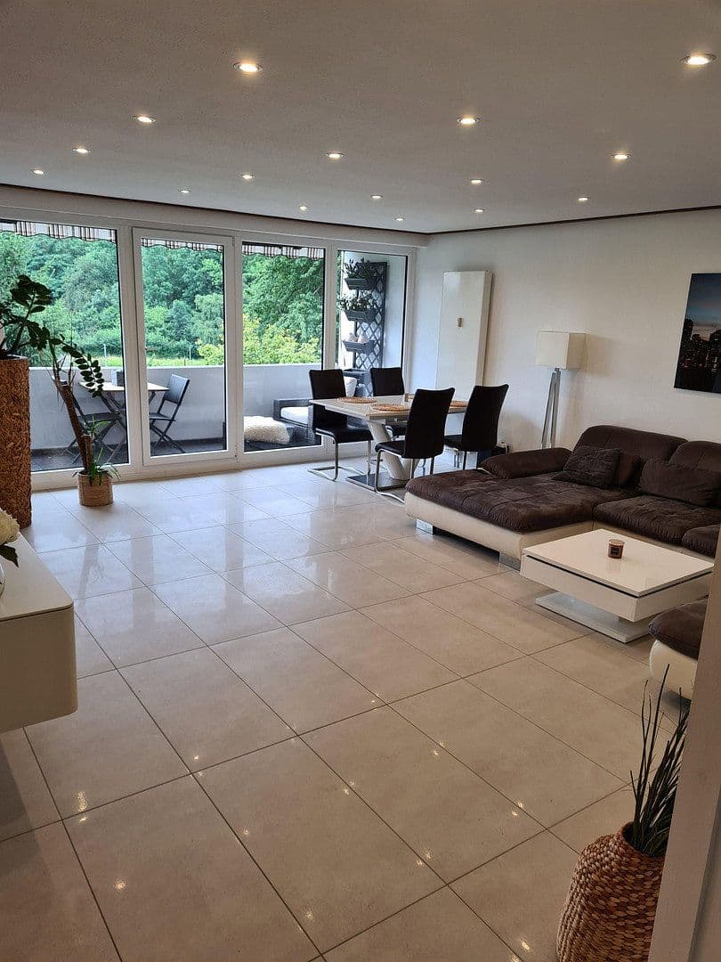 Predaj bytu 3-izbový 88 m², Essen, Severné Porýnie - Westfálsko Predaj bytu 3-izbový 88 m², Essen, Severné Porýnie - Westfálsko