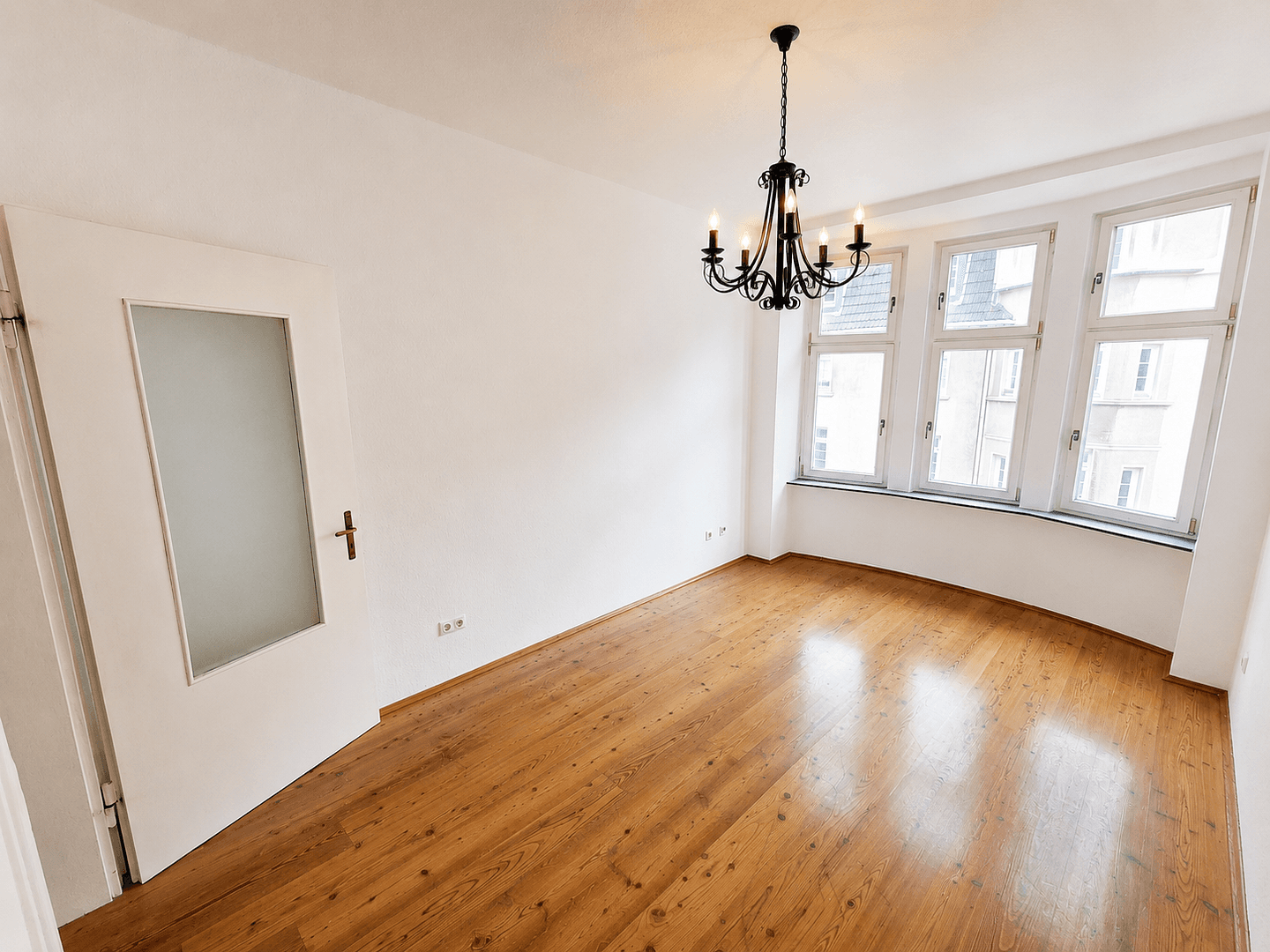Prenájom bytu 3-izbový 63 m², Essen, Severné Porýnie - Westfálsko Prenájom bytu 3-izbový 63 m², Essen, Severné Porýnie - Westfálsko