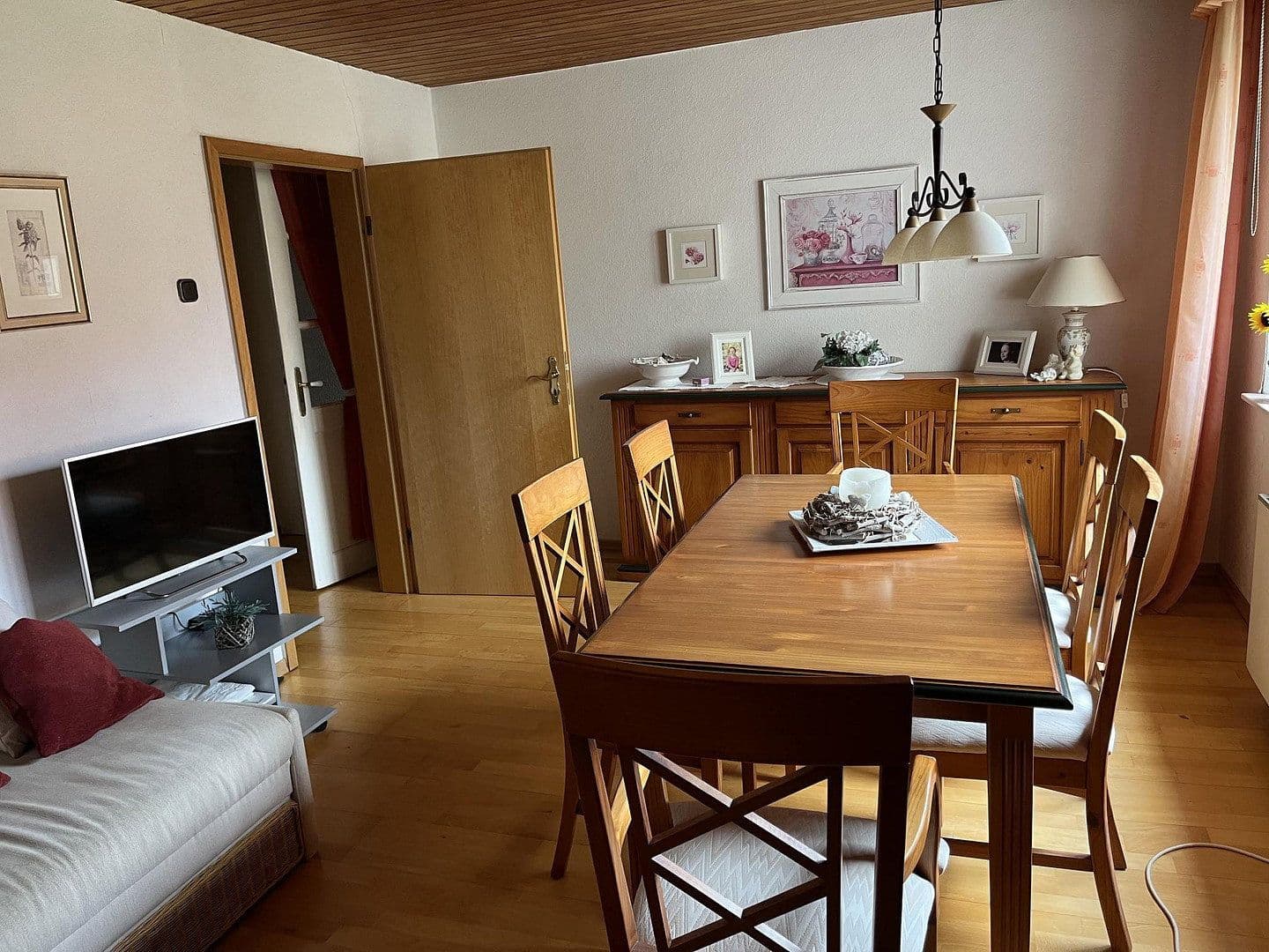 Predaj domu 295 m², pozemok 376 m², Oesdorfer Strasse 6, Bad Pyrmont, Dolné Sasko Predaj domu 295 m², pozemok 376 m², Oesdorfer Strasse 6, Bad Pyrmont, Dolné Sasko