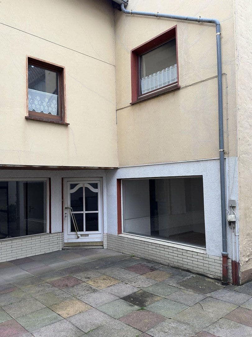 Predaj domu 295 m², pozemok 376 m², Oesdorfer Strasse 6, Bad Pyrmont, Dolné Sasko Predaj domu 295 m², pozemok 376 m², Oesdorfer Strasse 6, Bad Pyrmont, Dolné Sasko