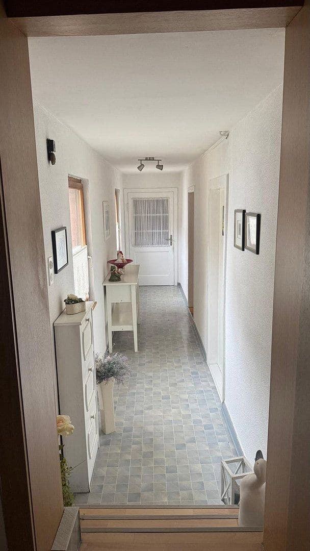Predaj domu 295 m², pozemok 376 m², Oesdorfer Strasse 6, Bad Pyrmont, Dolné Sasko Predaj domu 295 m², pozemok 376 m², Oesdorfer Strasse 6, Bad Pyrmont, Dolné Sasko