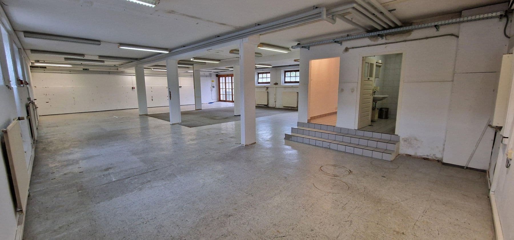 Prenájom nebytového priestoru 600 m², Dorfstr.4, Brunnthal, Bavorsko Prenájom nebytového priestoru 600 m², Dorfstr.4, Brunnthal, Bavorsko