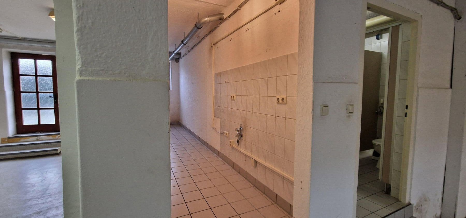 Prenájom nebytového priestoru 600 m², Dorfstr.4, Brunnthal, Bavorsko Prenájom nebytového priestoru 600 m², Dorfstr.4, Brunnthal, Bavorsko