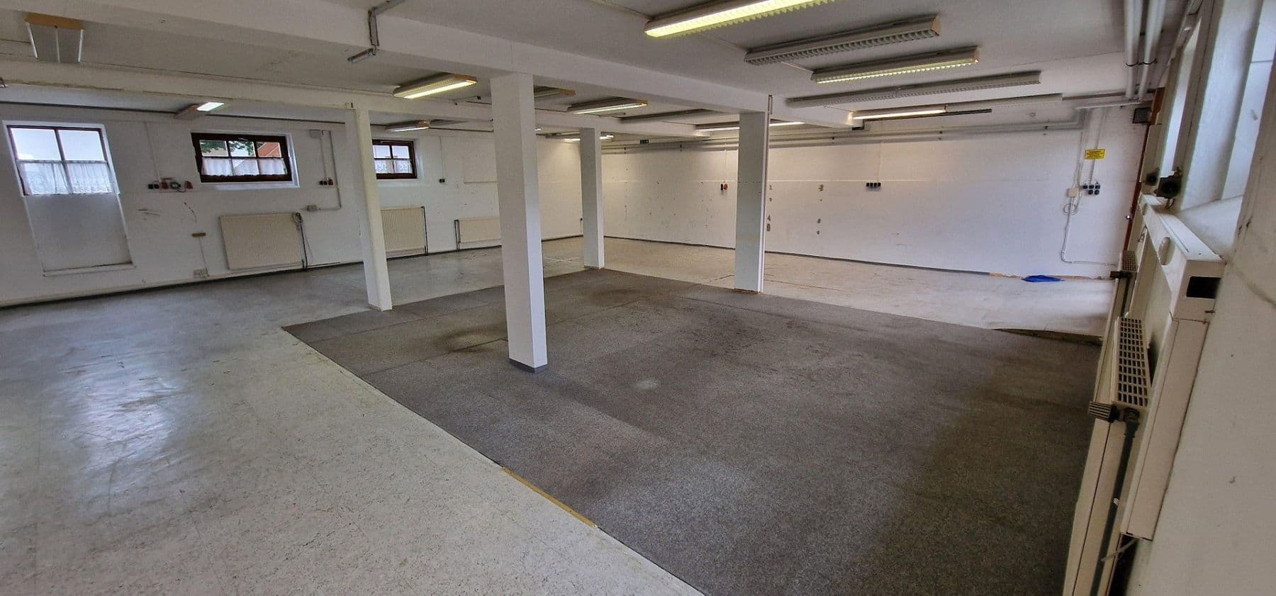 Prenájom nebytového priestoru 600 m², Dorfstr.4, Brunnthal, Bavorsko Prenájom nebytového priestoru 600 m², Dorfstr.4, Brunnthal, Bavorsko