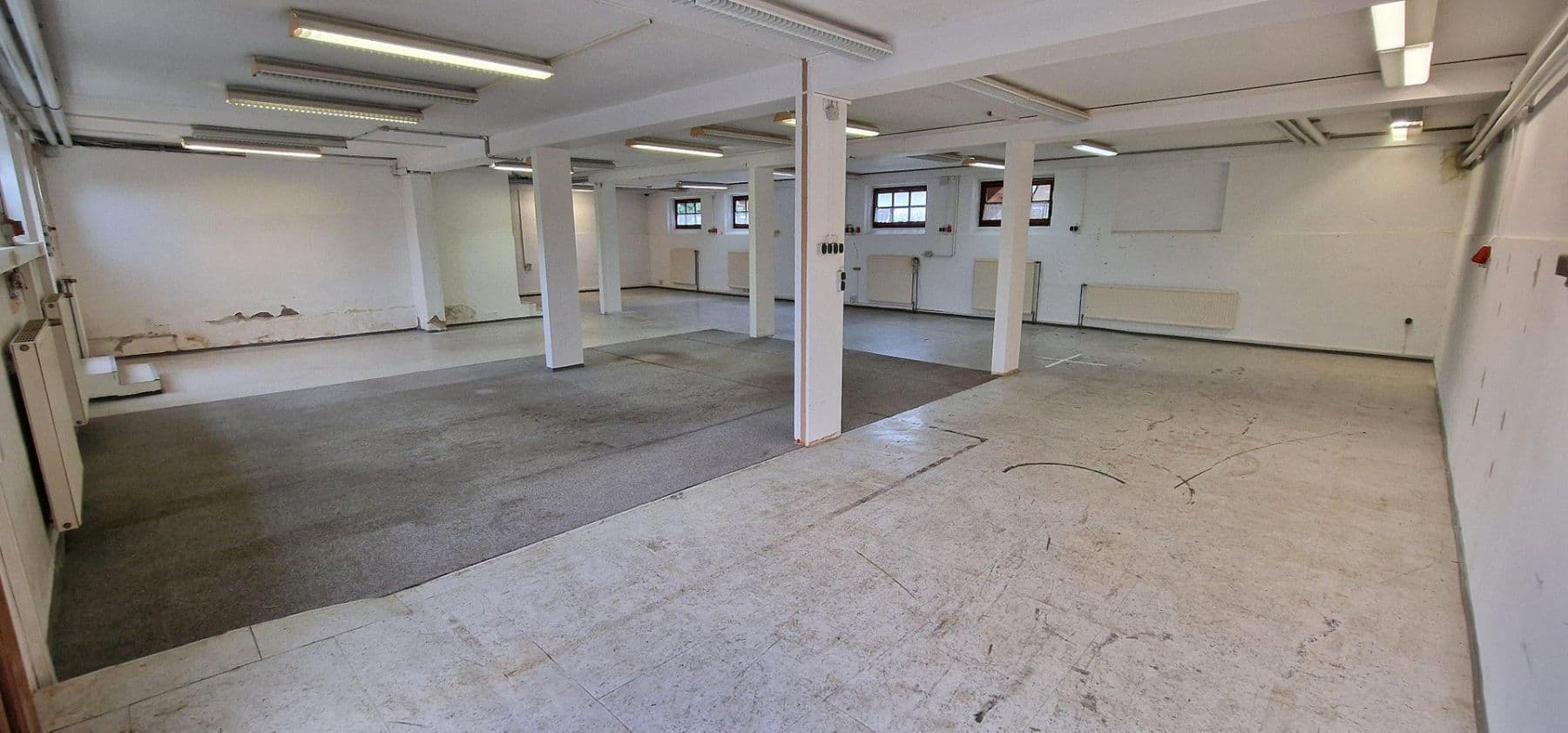 Prenájom nebytového priestoru 600 m², Dorfstr.4, Brunnthal, Bavorsko Prenájom nebytového priestoru 600 m², Dorfstr.4, Brunnthal, Bavorsko