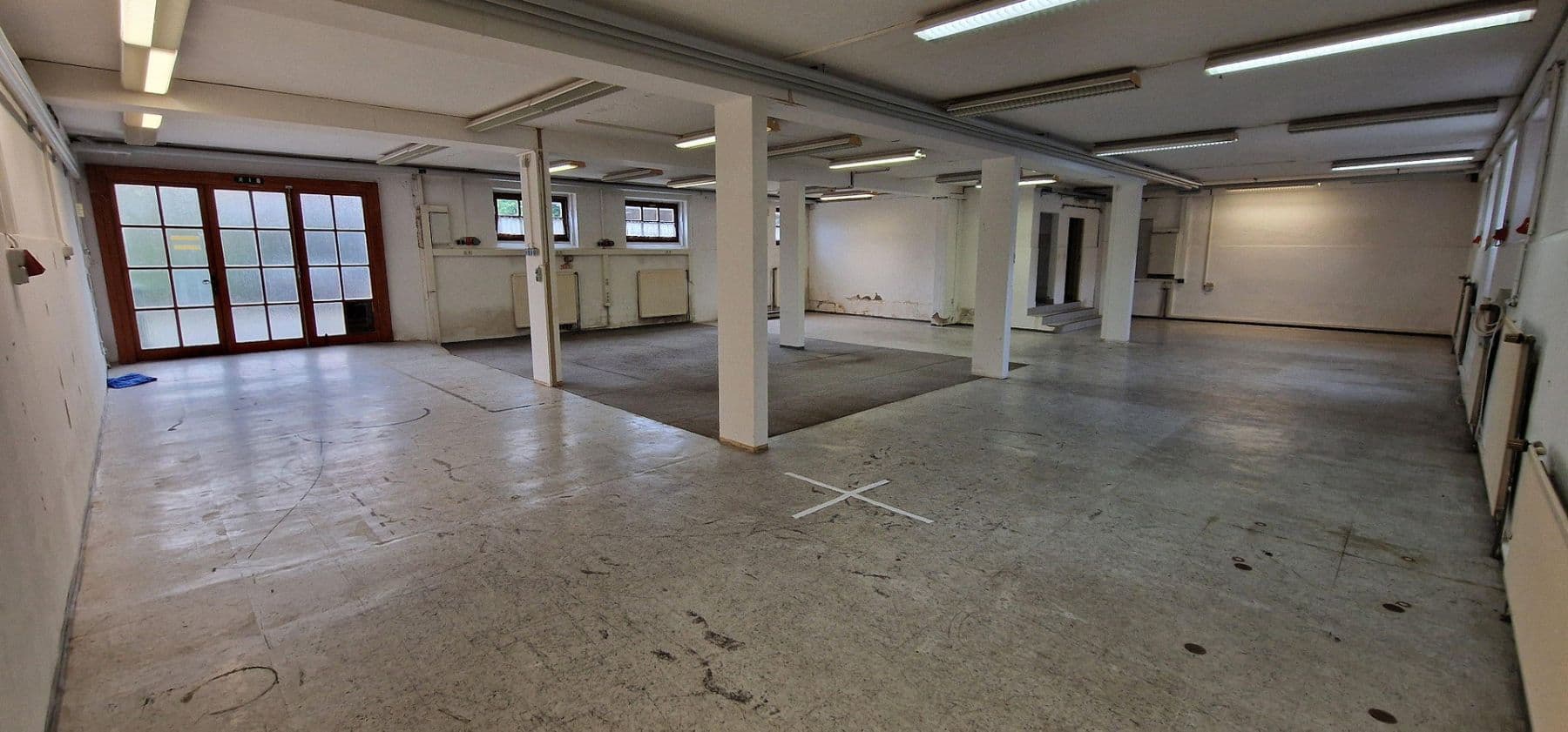 Prenájom nebytového priestoru 600 m², Dorfstr.4, Brunnthal, Bavorsko Prenájom nebytového priestoru 600 m², Dorfstr.4, Brunnthal, Bavorsko