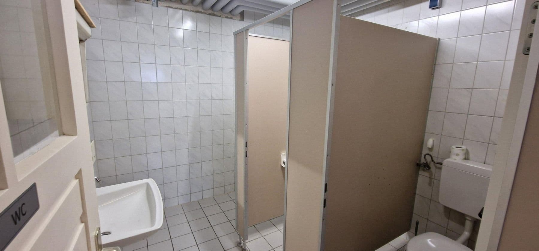 Prenájom nebytového priestoru 600 m², Dorfstr.4, Brunnthal, Bavorsko Prenájom nebytového priestoru 600 m², Dorfstr.4, Brunnthal, Bavorsko
