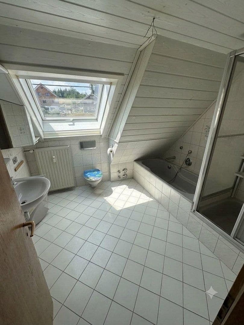 Prenájom bytu 3-izbový 85 m², Höchst 17, Eisenbach (Hochschwarzwald), Bádensko-Wurttembersko Prenájom bytu 3-izbový 85 m², Höchst 17, Eisenbach (Hochschwarzwald), Bádensko-Wurttembersko