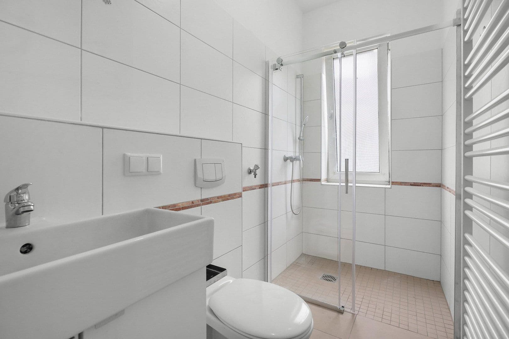 Prenájom bytu 3-izbový 63 m², Waßmannstr. 9, Hannover, Dolné Sasko Prenájom bytu 3-izbový 63 m², Waßmannstr. 9, Hannover, Dolné Sasko