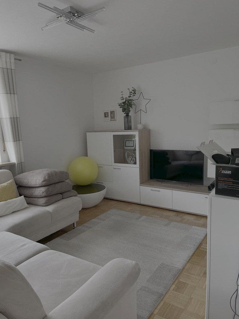 Prenájom bytu 4-izbový 85 m², Bodelschwinghstraße 55, Amberg, Bavorsko Prenájom bytu 4-izbový 85 m², Bodelschwinghstraße 55, Amberg, Bavorsko