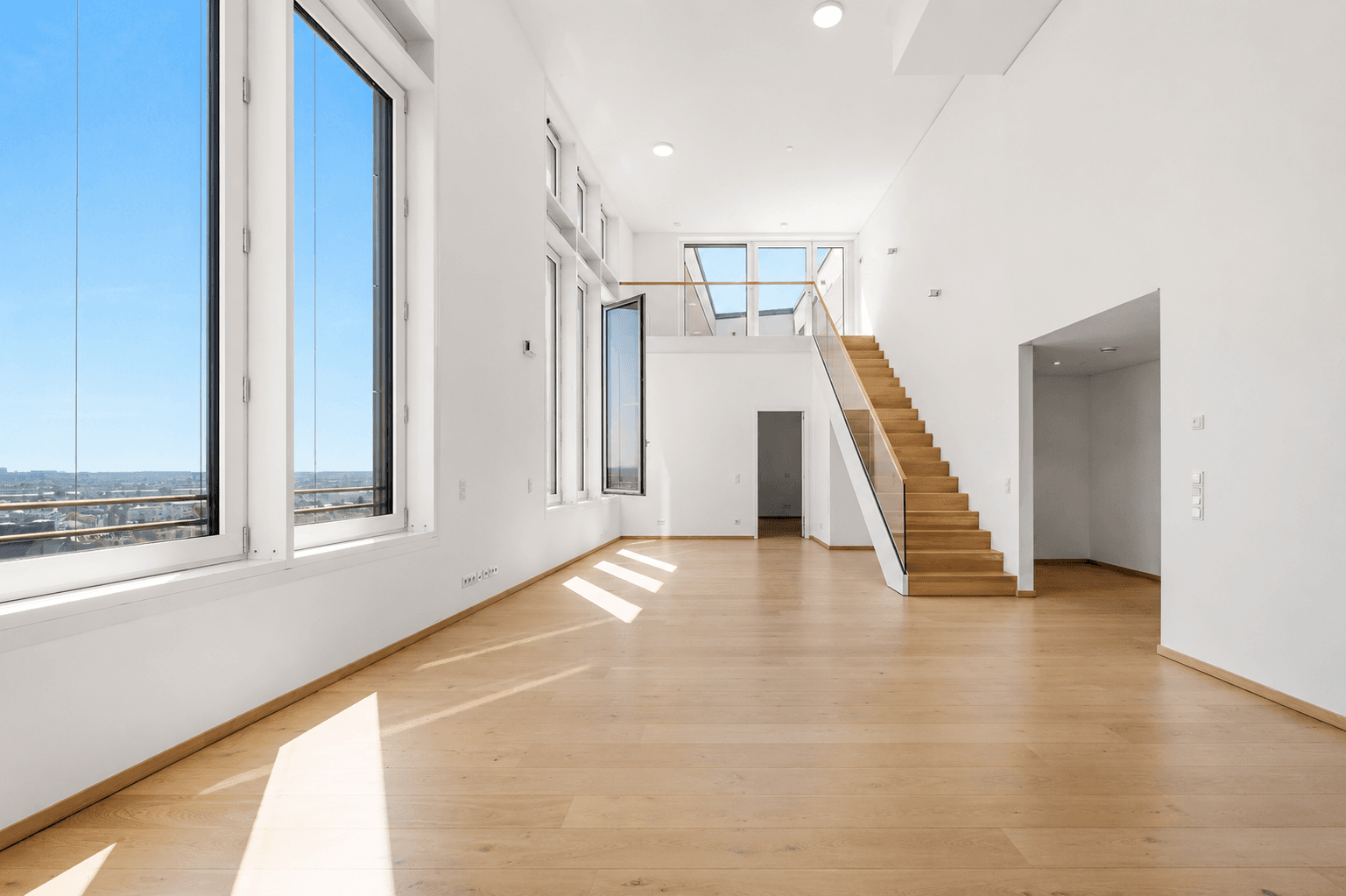 Prenájom bytu 3-izbový 170 m², Europa-Allee 103, Frankfurt am Main, Hesensko Prenájom bytu 3-izbový 170 m², Europa-Allee 103, Frankfurt am Main, Hesensko