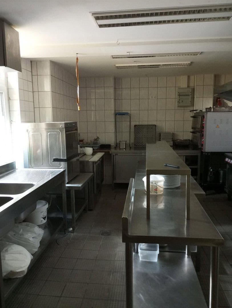Prenájom nebytového priestoru 113 m², Mannheim, Bádensko-Wurttembersko Prenájom nebytového priestoru 113 m², Mannheim, Bádensko-Wurttembersko