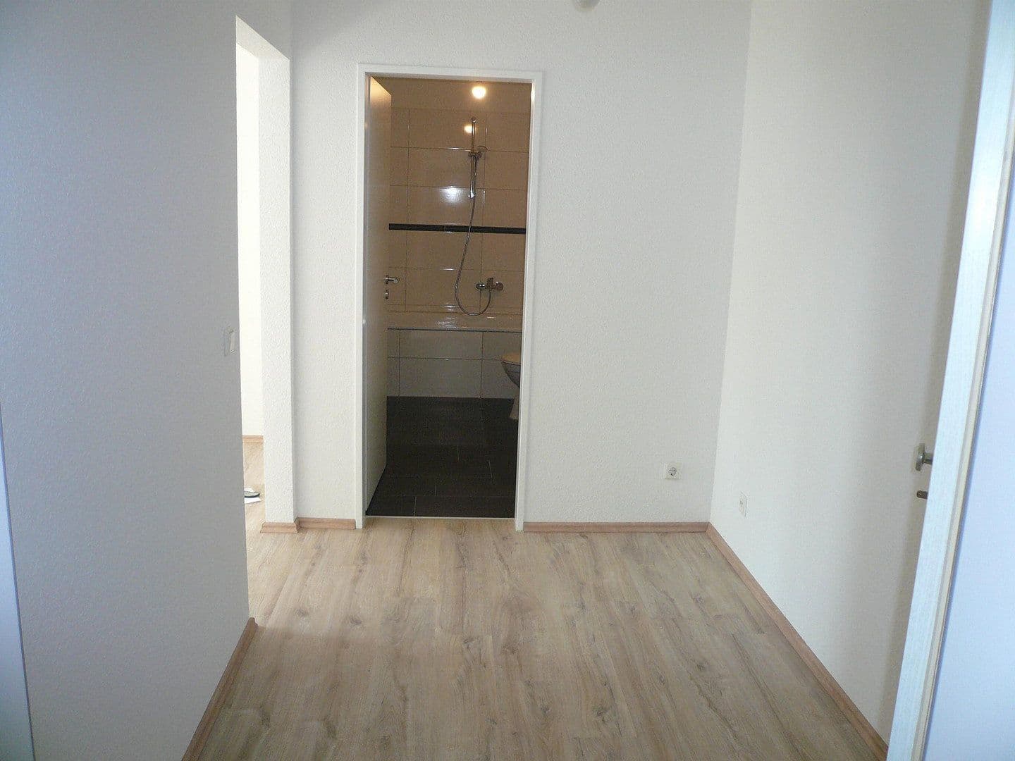 Prenájom bytu 1-izbový 40 m², Heiligenhaus, Severné Porýnie - Westfálsko Prenájom bytu 1-izbový 40 m², Heiligenhaus, Severné Porýnie - Westfálsko