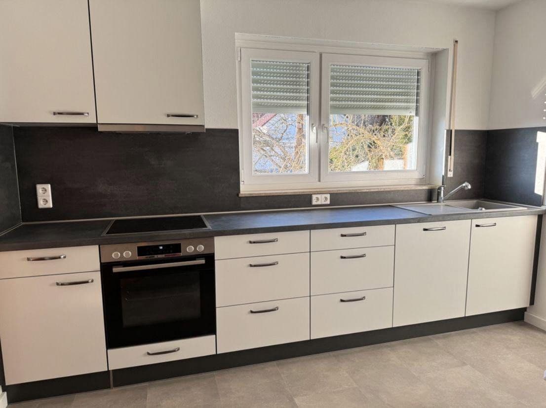 Prenájom bytu 4-izbový 108 m², Straßberg, Bádensko-Wurttembersko Prenájom bytu 4-izbový 108 m², Straßberg, Bádensko-Wurttembersko