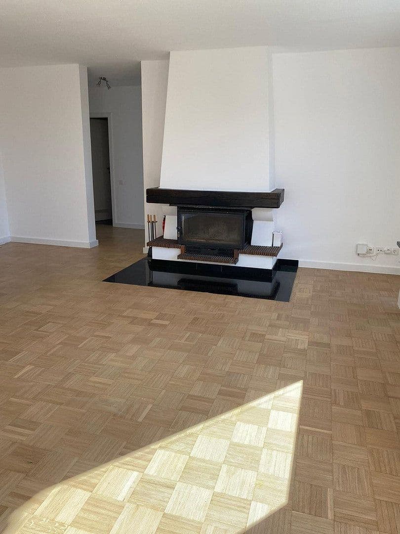 Predaj bytu 3-izbový 88 m², Bismarckstr.60, Ratingen, Severné Porýnie - Westfálsko Predaj bytu 3-izbový 88 m², Bismarckstr.60, Ratingen, Severné Porýnie - Westfálsko