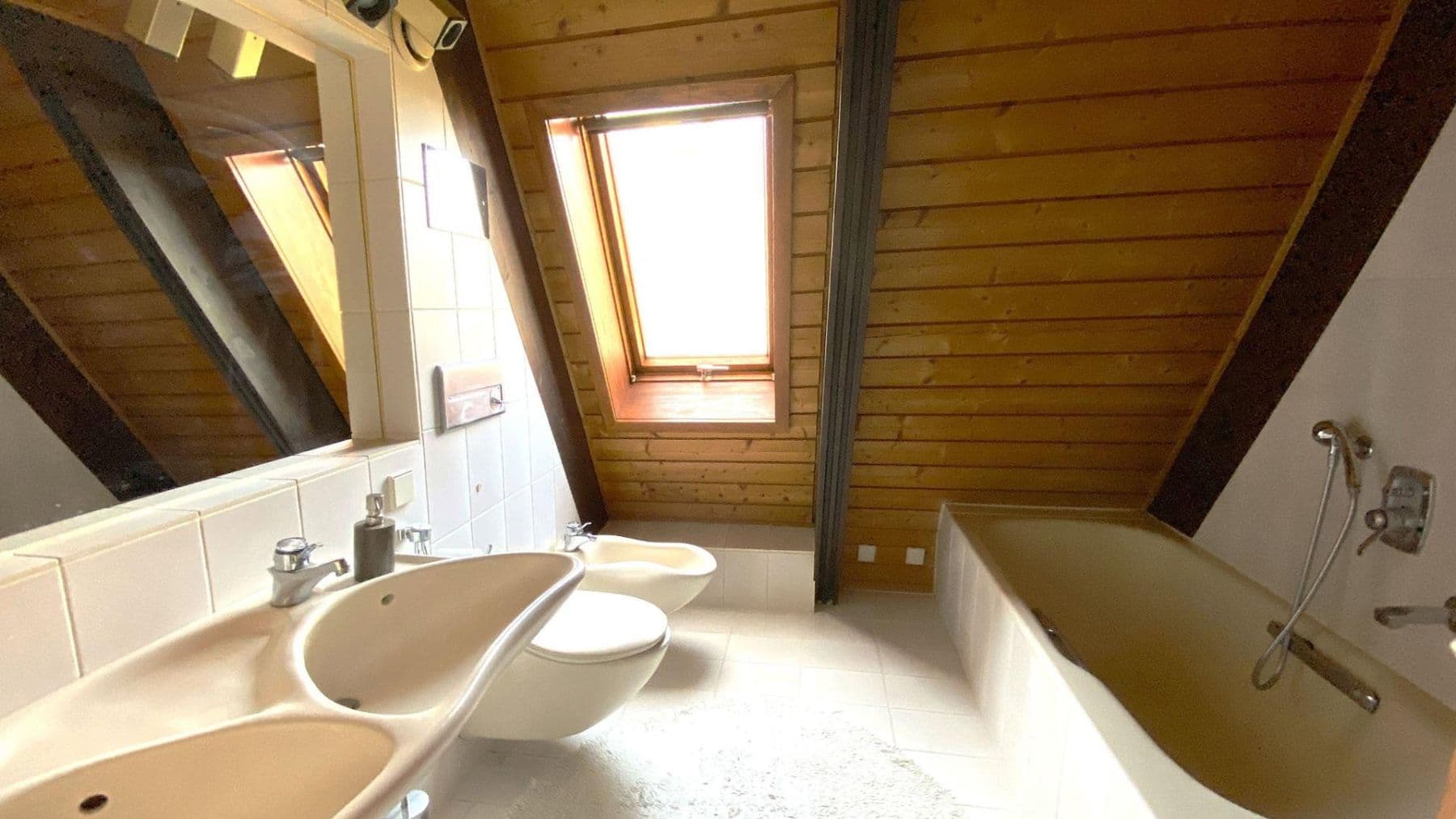 Predaj domu 156 m², pozemok 482 m², Holm, Šlezvicko-Holštajnsko Predaj domu 156 m², pozemok 482 m², Holm, Šlezvicko-Holštajnsko