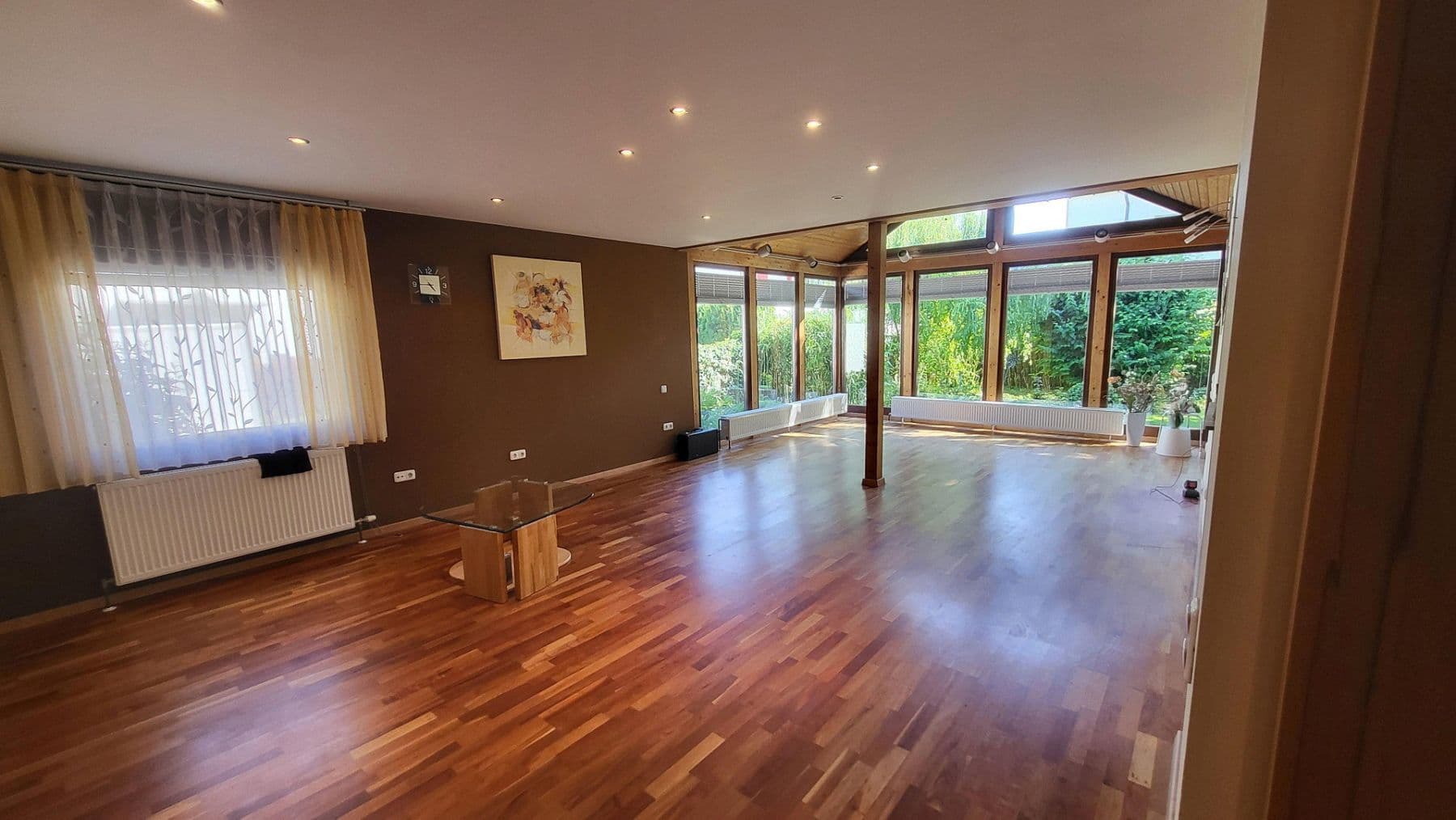 Predaj domu 175 m², pozemok 640 m², Sandhausen, Bádensko-Wurttembersko Predaj domu 175 m², pozemok 640 m², Sandhausen, Bádensko-Wurttembersko