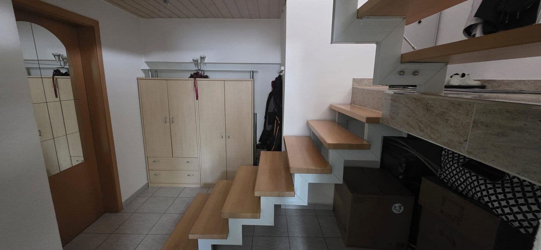 Predaj domu 165 m², pozemok 250 m², Reutlingen, Bádensko-Wurttembersko Predaj domu 165 m², pozemok 250 m², Reutlingen, Bádensko-Wurttembersko