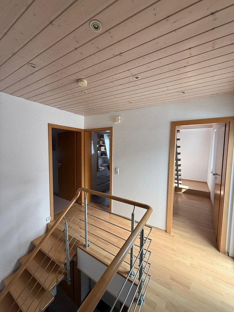Predaj domu 165 m², pozemok 250 m², Reutlingen, Bádensko-Wurttembersko Predaj domu 165 m², pozemok 250 m², Reutlingen, Bádensko-Wurttembersko