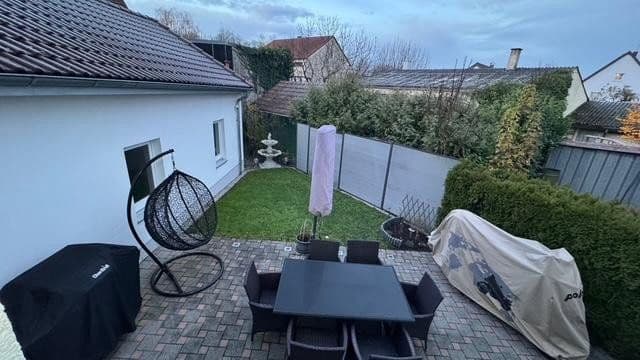 Predaj domu 165 m², pozemok 250 m², Reutlingen, Bádensko-Wurttembersko Predaj domu 165 m², pozemok 250 m², Reutlingen, Bádensko-Wurttembersko