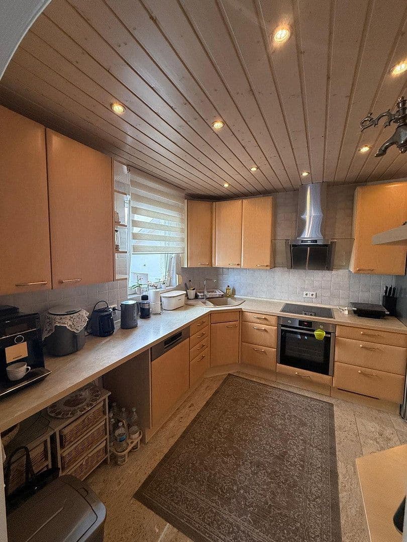 Predaj domu 165 m², pozemok 250 m², Reutlingen, Bádensko-Wurttembersko Predaj domu 165 m², pozemok 250 m², Reutlingen, Bádensko-Wurttembersko