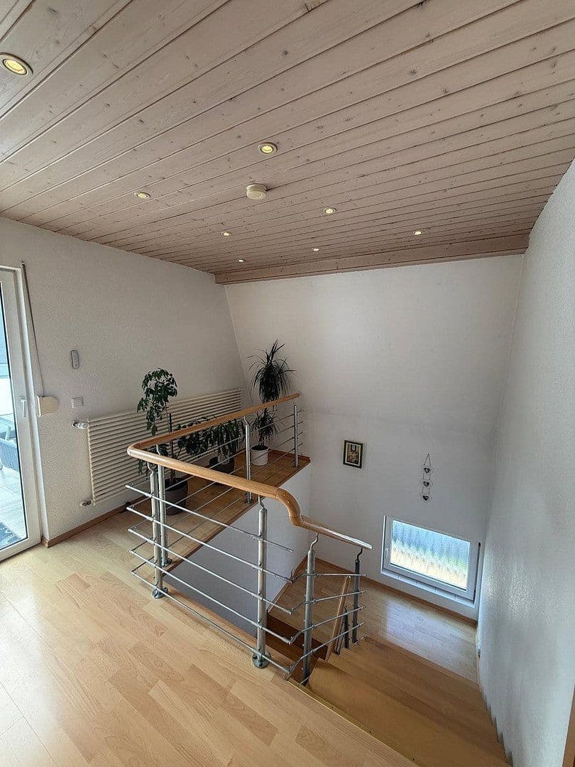Predaj domu 165 m², pozemok 250 m², Reutlingen, Bádensko-Wurttembersko Predaj domu 165 m², pozemok 250 m², Reutlingen, Bádensko-Wurttembersko