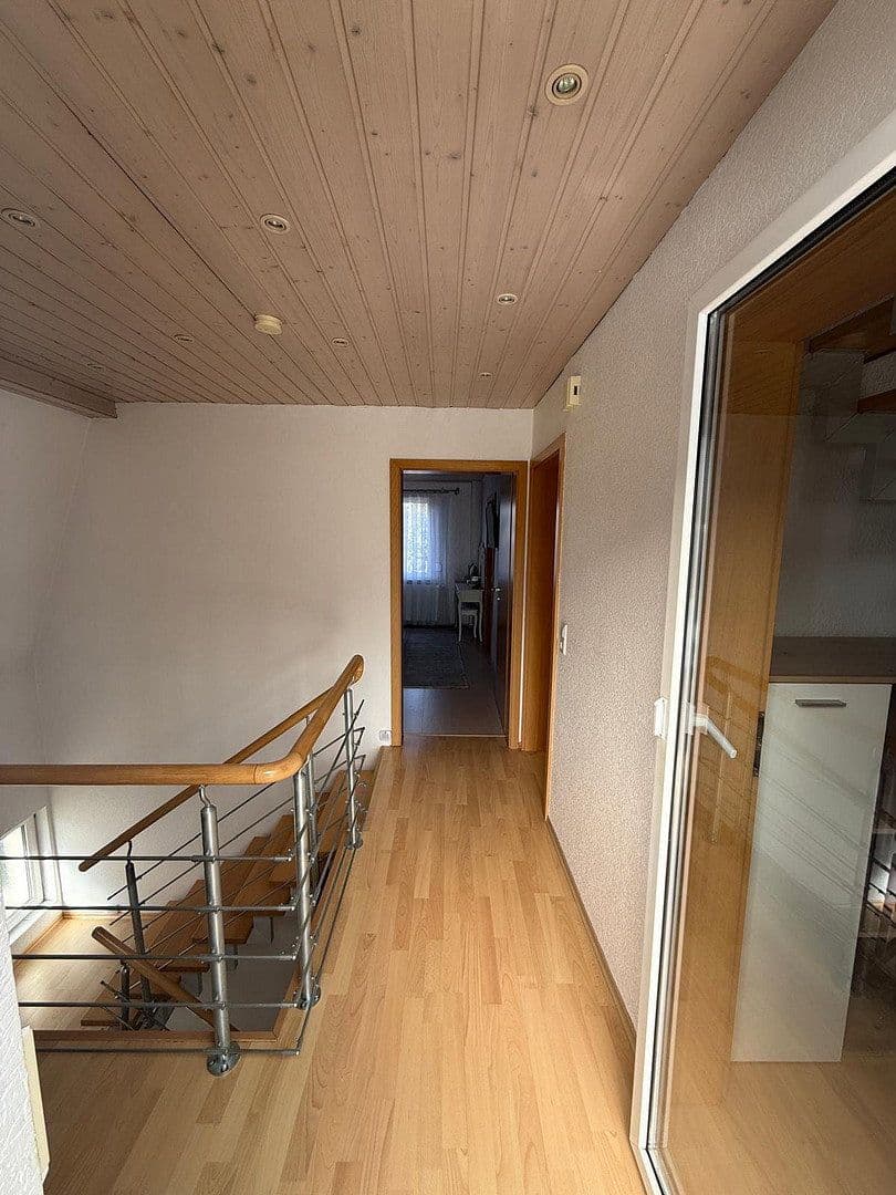 Predaj domu 165 m², pozemok 250 m², Reutlingen, Bádensko-Wurttembersko Predaj domu 165 m², pozemok 250 m², Reutlingen, Bádensko-Wurttembersko