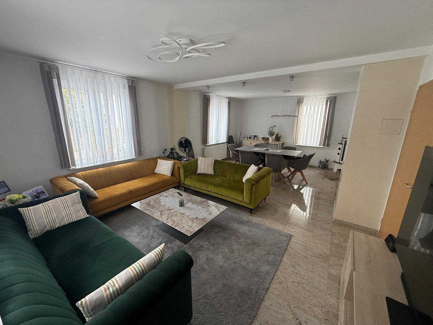 Predaj domu 165 m², pozemok 250 m², Reutlingen, Bádensko-Wurttembersko Predaj domu 165 m², pozemok 250 m², Reutlingen, Bádensko-Wurttembersko
