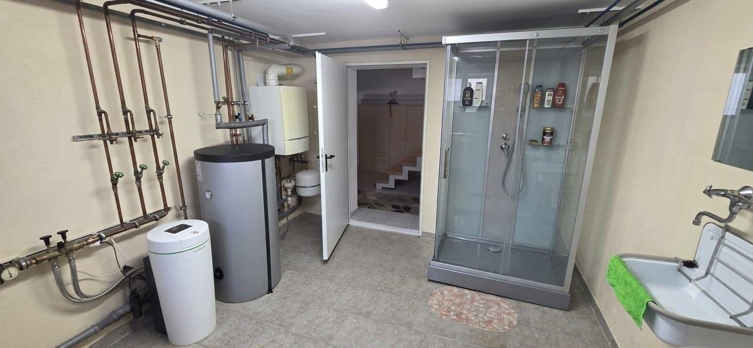 Predaj domu 165 m², pozemok 250 m², Reutlingen, Bádensko-Wurttembersko Predaj domu 165 m², pozemok 250 m², Reutlingen, Bádensko-Wurttembersko