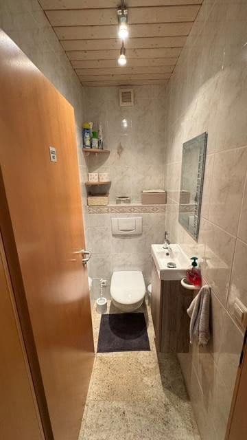 Predaj domu 165 m², pozemok 250 m², Reutlingen, Bádensko-Wurttembersko Predaj domu 165 m², pozemok 250 m², Reutlingen, Bádensko-Wurttembersko