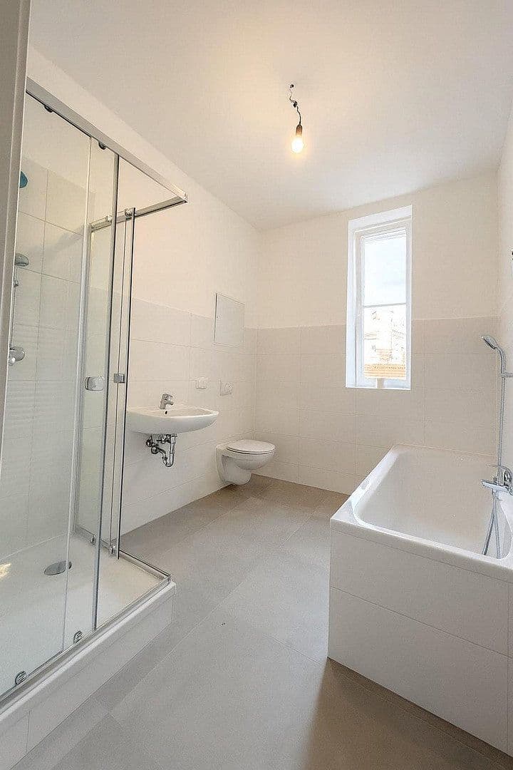 Prenájom bytu 5-izbový 150 m², Paracelsusstraße 2c, Halle (Saale), Sasko-Anhaltsko Prenájom bytu 5-izbový 150 m², Paracelsusstraße 2c, Halle (Saale), Sasko-Anhaltsko