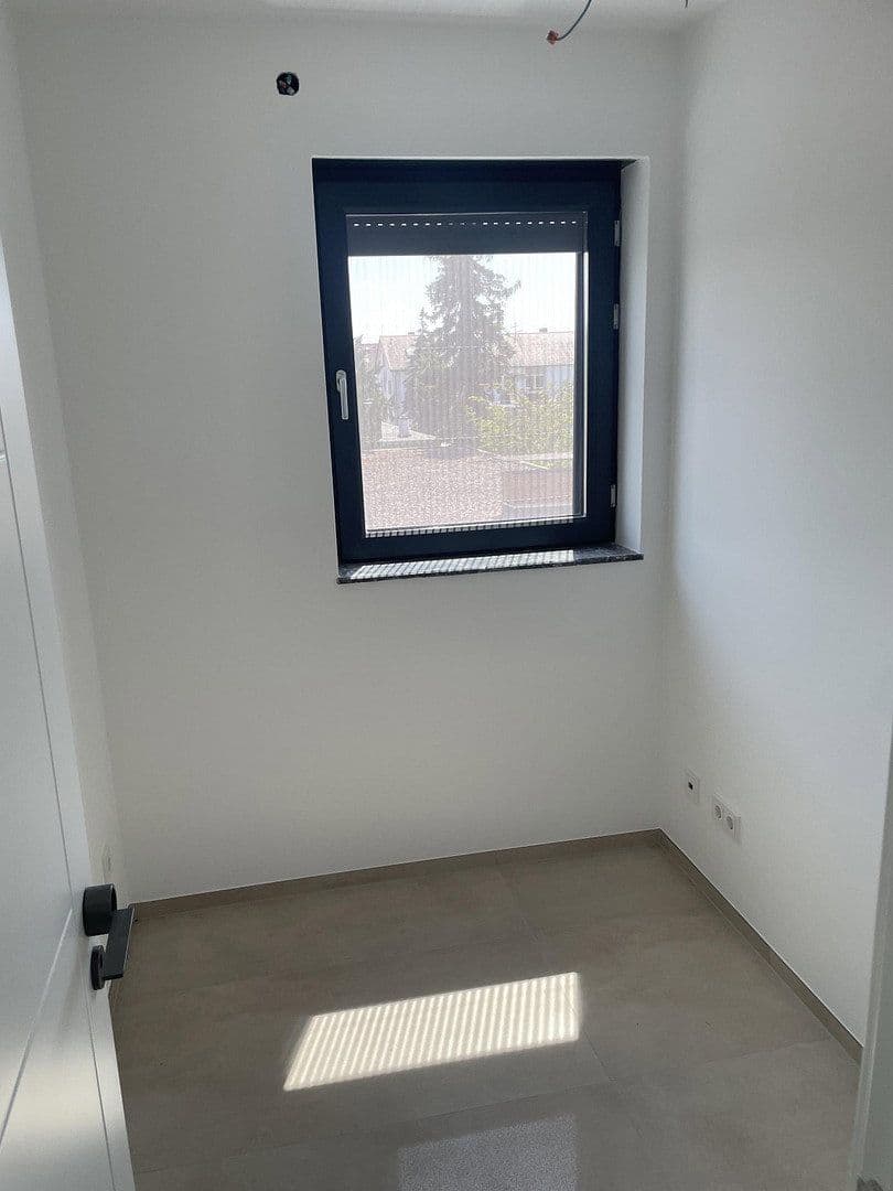 Prenájom bytu 3-izbový 97 m², Rüsselsheim am Main, Hesensko Prenájom bytu 3-izbový 97 m², Rüsselsheim am Main, Hesensko