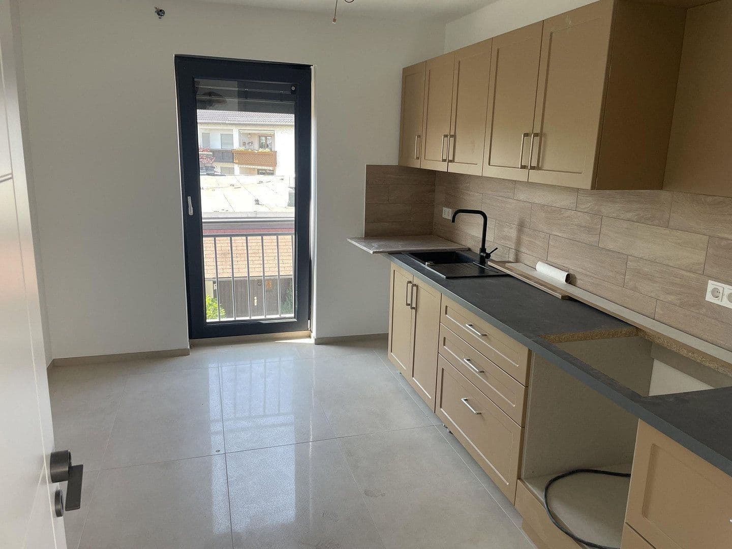Prenájom bytu 3-izbový 97 m², Rüsselsheim am Main, Hesensko Prenájom bytu 3-izbový 97 m², Rüsselsheim am Main, Hesensko