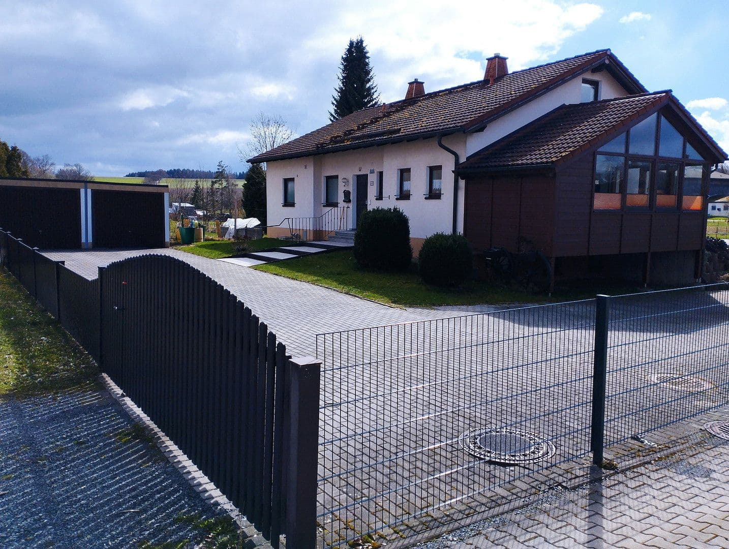 Predaj domu 250 m², pozemok 4.000 m², Thiersheim, Bavorsko Predaj domu 250 m², pozemok 4.000 m², Thiersheim, Bavorsko
