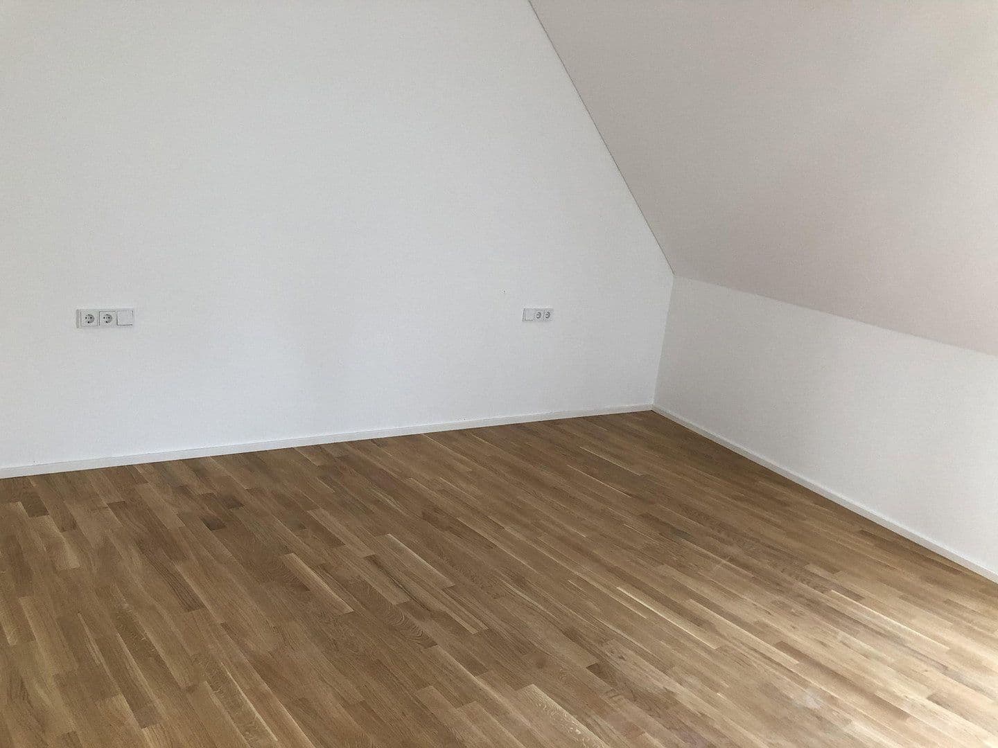 Prenájom bytu 2-izbový 69 m², Seeheim-Jugenheim, Hesensko Prenájom bytu 2-izbový 69 m², Seeheim-Jugenheim, Hesensko
