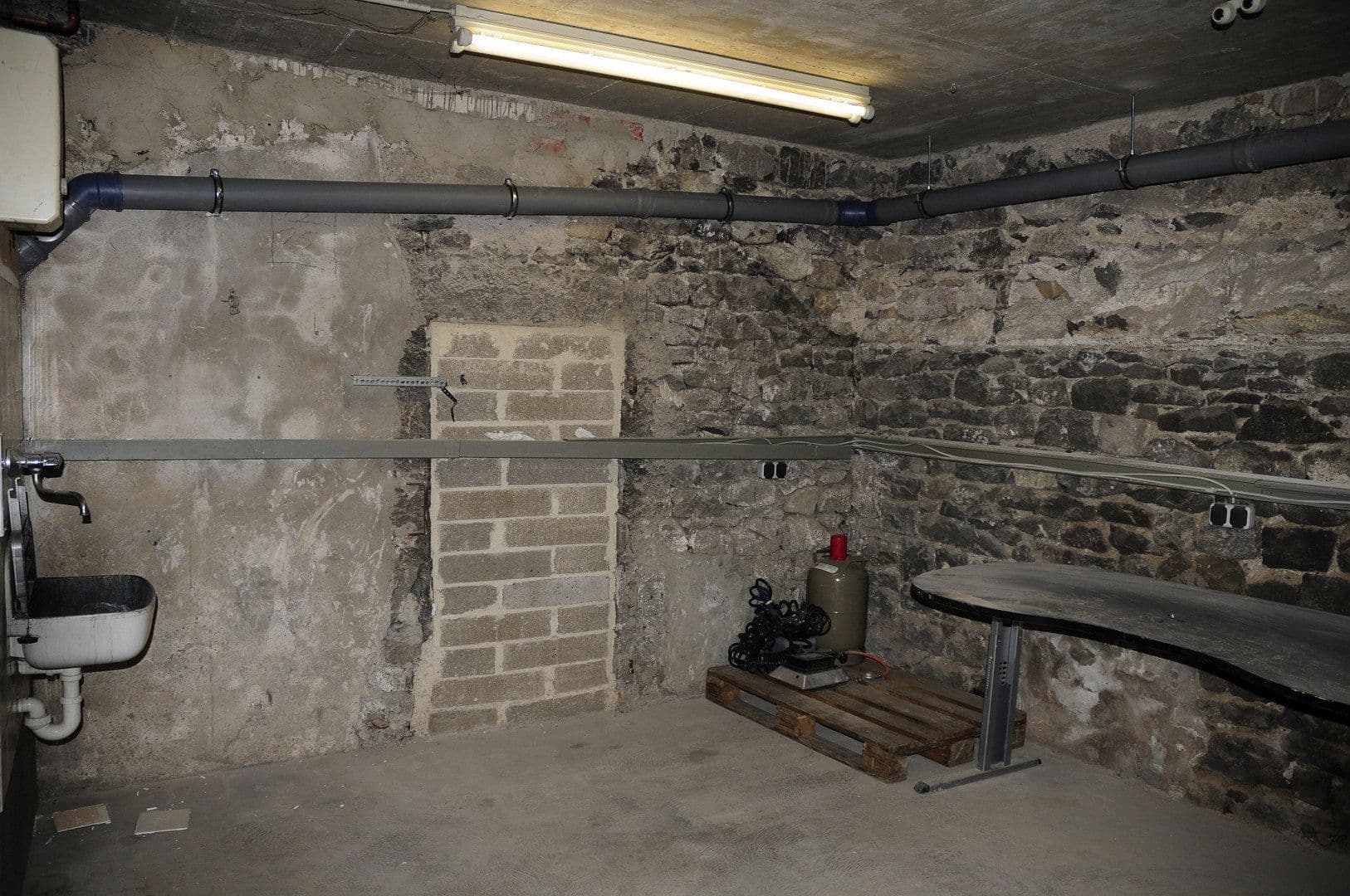 Prenájom nebytového priestoru 140 m², Saunstr.1, Mendig, Porýnie-Falcko Prenájom nebytového priestoru 140 m², Saunstr.1, Mendig, Porýnie-Falcko
