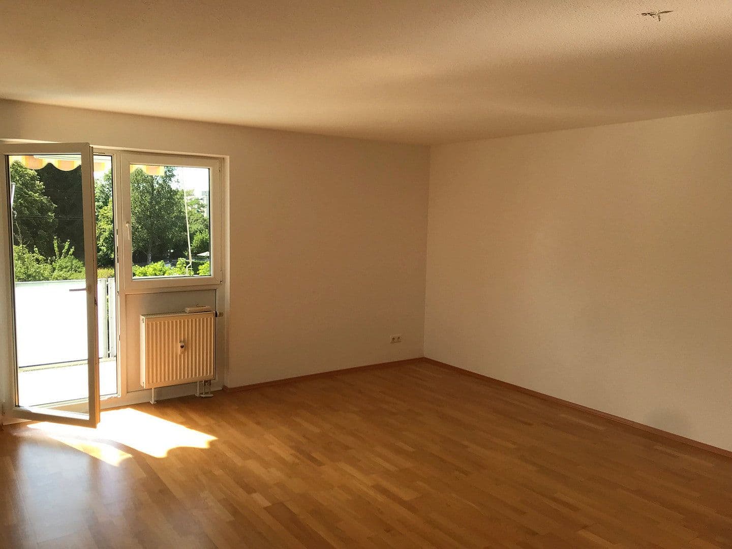 Prenájom bytu 4-izbový 98 m², Dachauer Str. 11b, Oberschleißheim, Bavorsko Prenájom bytu 4-izbový 98 m², Dachauer Str. 11b, Oberschleißheim, Bavorsko