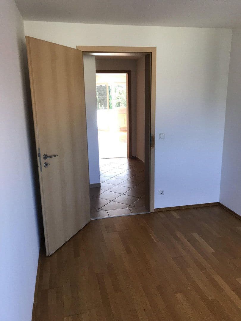 Prenájom bytu 4-izbový 98 m², Dachauer Str. 11b, Oberschleißheim, Bavorsko Prenájom bytu 4-izbový 98 m², Dachauer Str. 11b, Oberschleißheim, Bavorsko