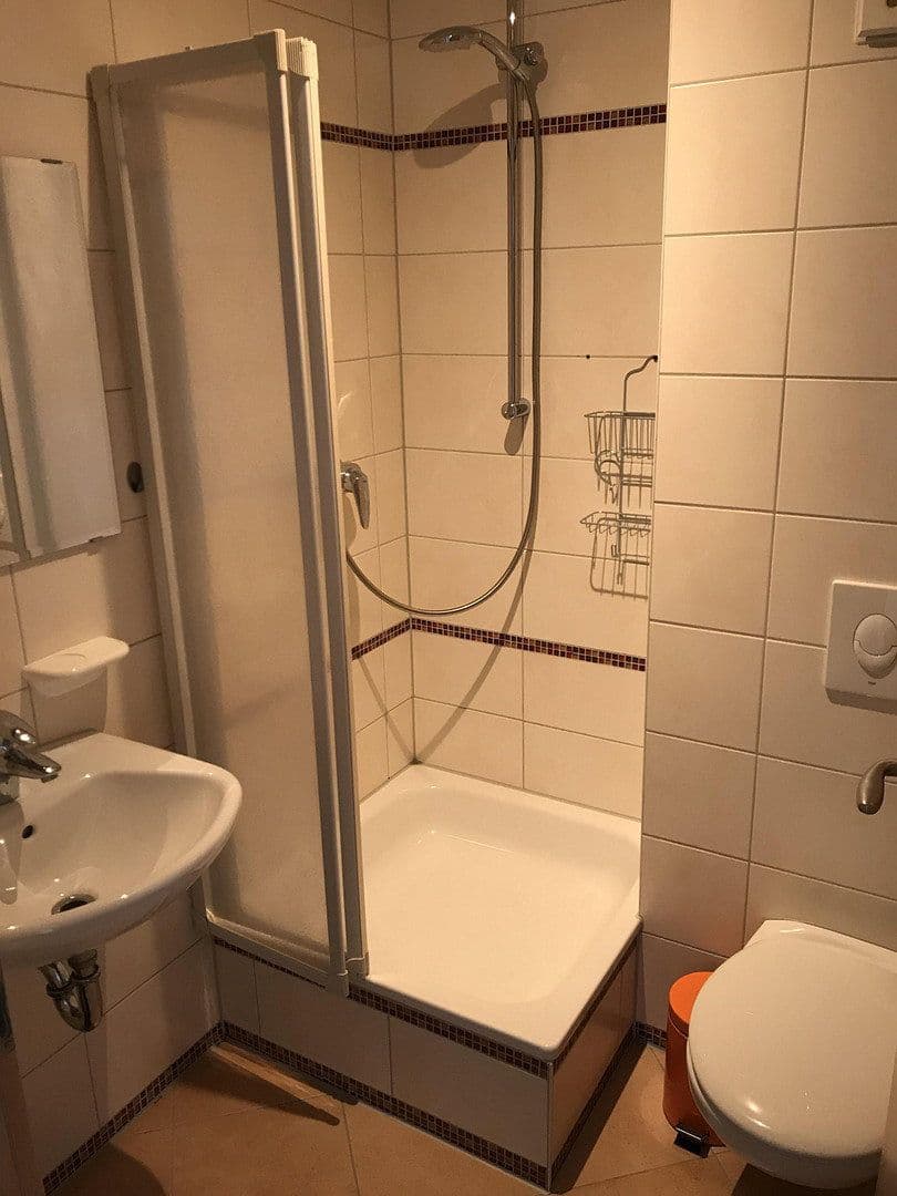 Prenájom bytu 4-izbový 98 m², Dachauer Str. 11b, Oberschleißheim, Bavorsko Prenájom bytu 4-izbový 98 m², Dachauer Str. 11b, Oberschleißheim, Bavorsko
