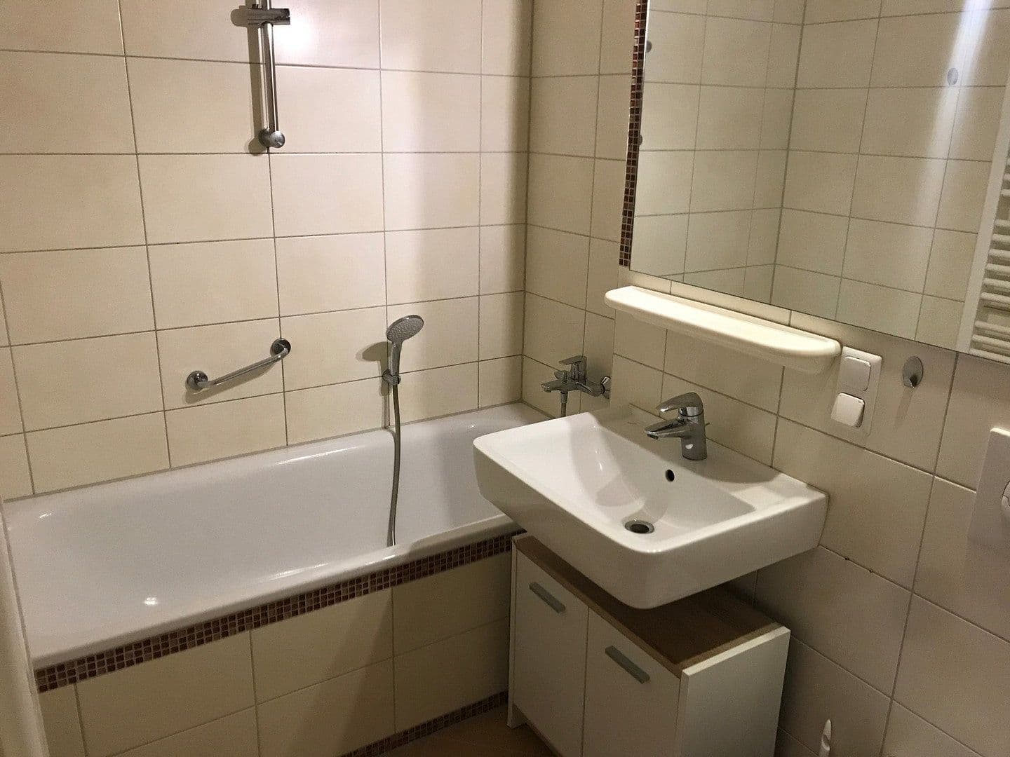 Prenájom bytu 4-izbový 98 m², Dachauer Str. 11b, Oberschleißheim, Bavorsko Prenájom bytu 4-izbový 98 m², Dachauer Str. 11b, Oberschleißheim, Bavorsko