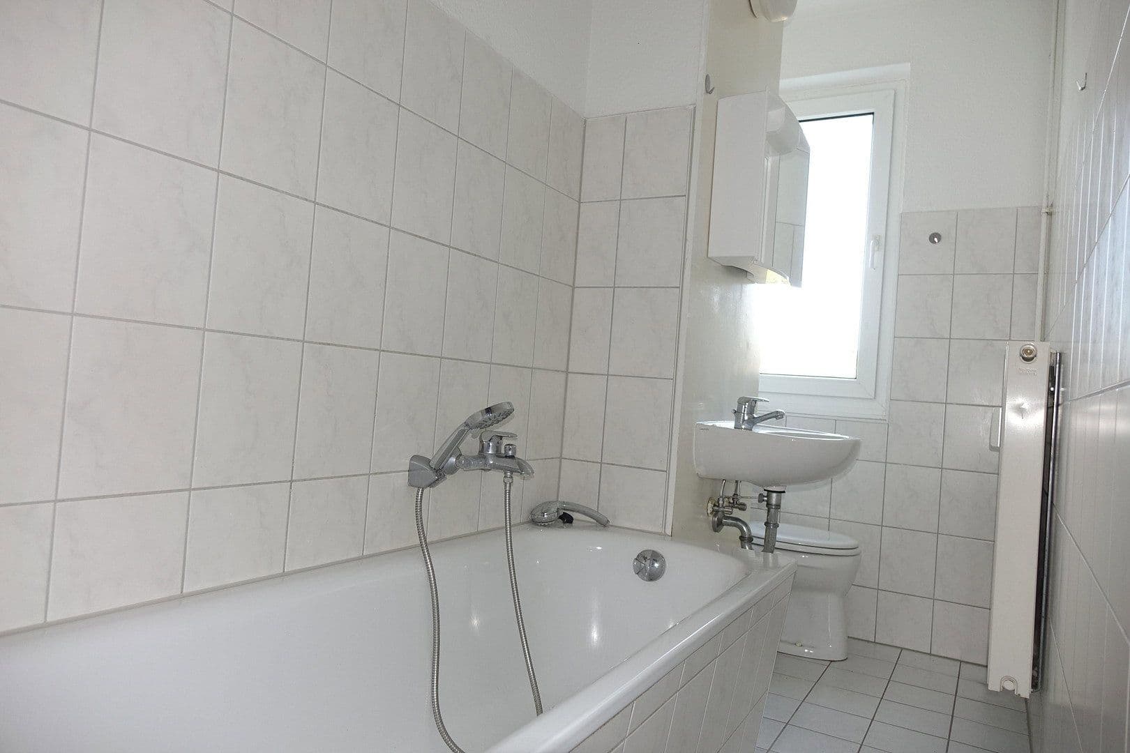 Prenájom bytu 2-izbový 47 m², Aufbaustraße 20, Am Ohmberg, Durínsko Prenájom bytu 2-izbový 47 m², Aufbaustraße 20, Am Ohmberg, Durínsko