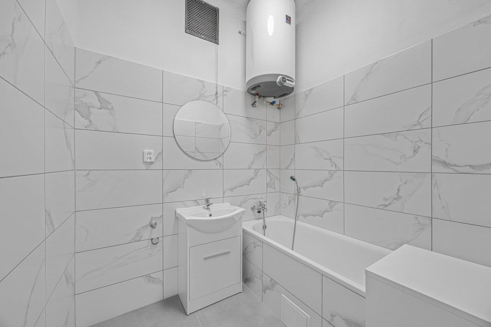 Prenájom bytu 1-izbový 40 m², 5.Května, Praha, Praha Prenájom bytu 1-izbový 40 m², 5.Května, Praha, Praha