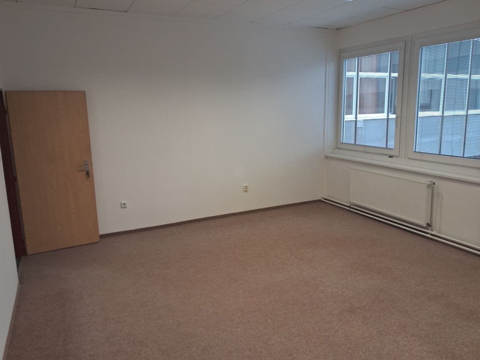 Prenájom kancelárie 30 m², Holešovská, Fryšták, Zlínský kraj Prenájom kancelárie 30 m², Holešovská, Fryšták, Zlínský kraj