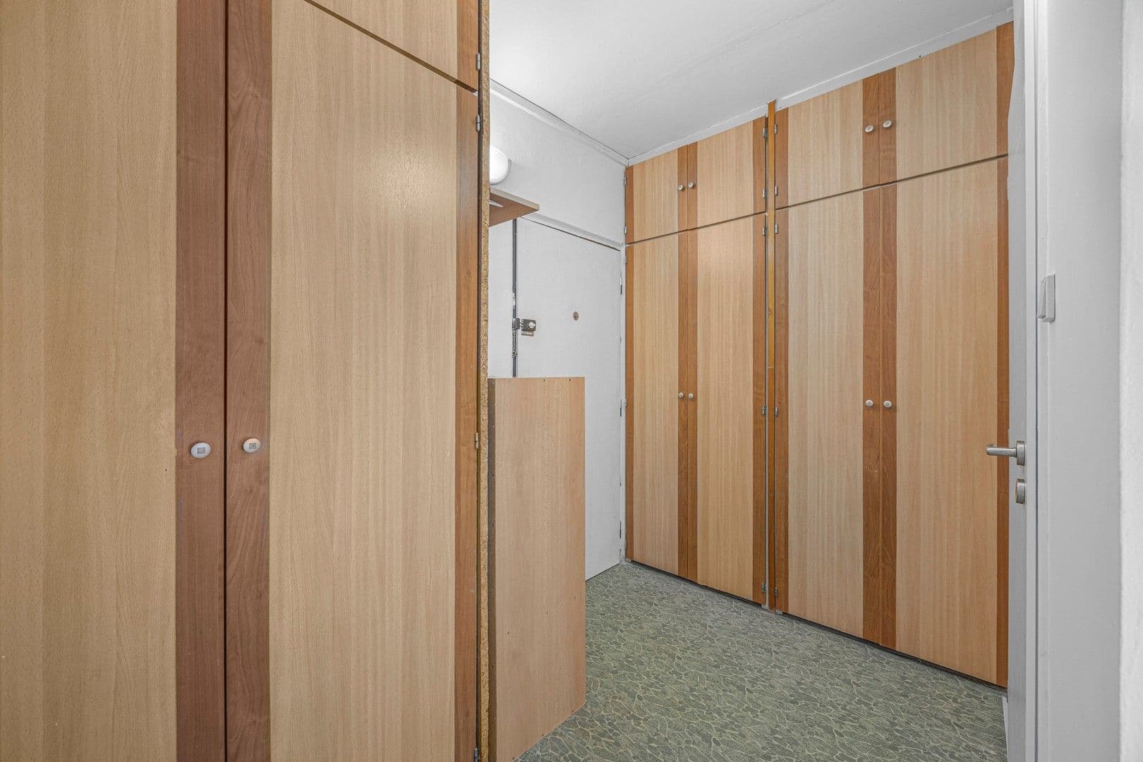 Prenájom bytu 2-izbový 40 m², Písečná, Praha, Praha Prenájom bytu 2-izbový 40 m², Písečná, Praha, Praha