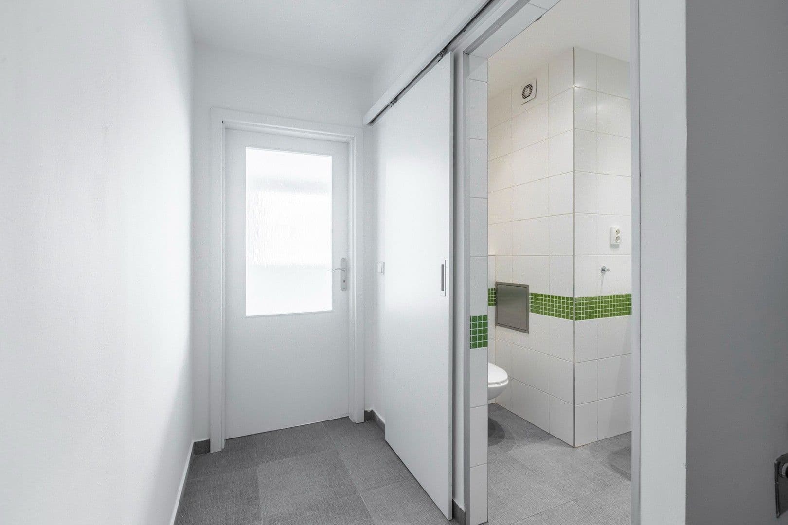 Prenájom bytu 1-izbový 29 m², Dělnická, Praha, Praha Prenájom bytu 1-izbový 29 m², Dělnická, Praha, Praha