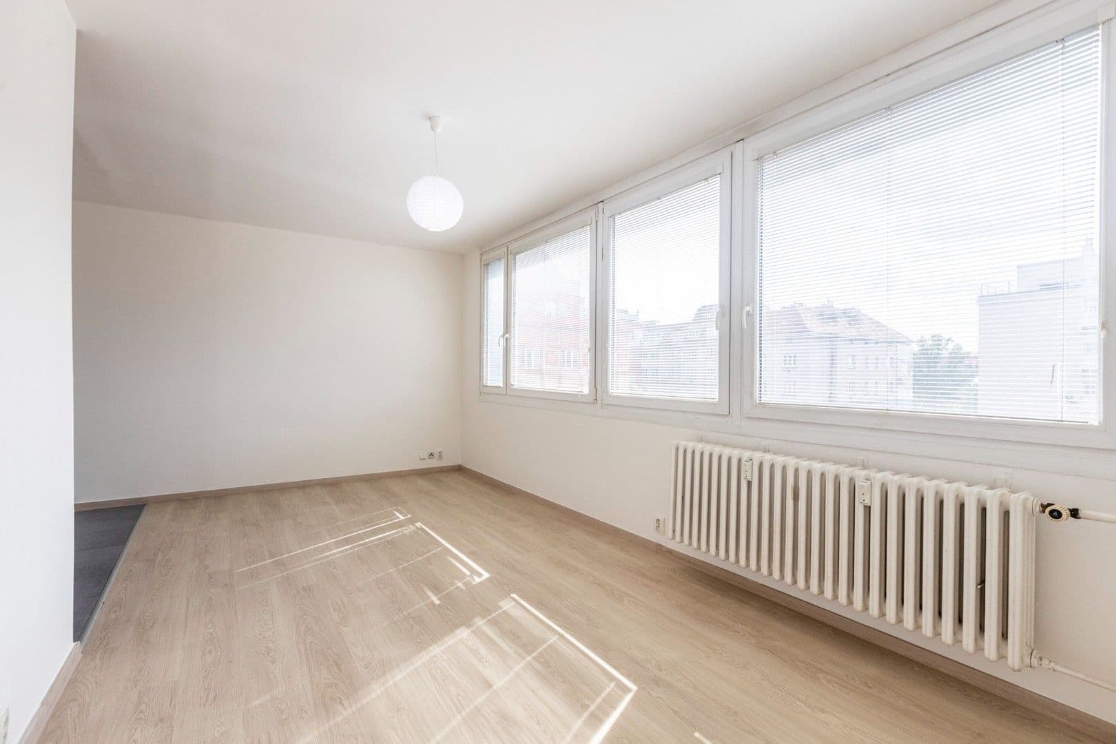 Prenájom bytu 1-izbový 29 m², Dělnická, Praha, Praha Prenájom bytu 1-izbový 29 m², Dělnická, Praha, Praha