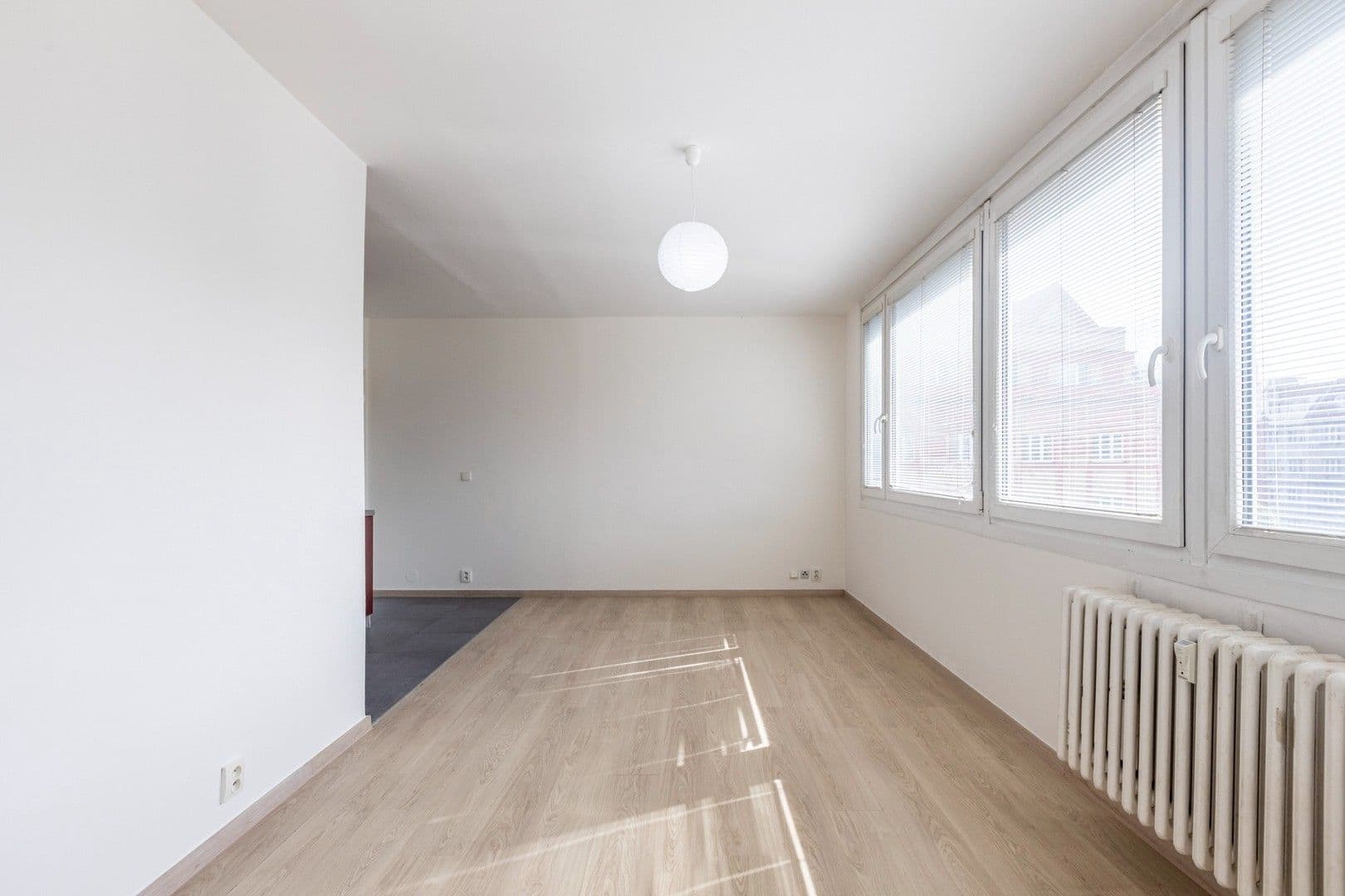 Prenájom bytu 1-izbový 29 m², Dělnická, Praha, Praha Prenájom bytu 1-izbový 29 m², Dělnická, Praha, Praha