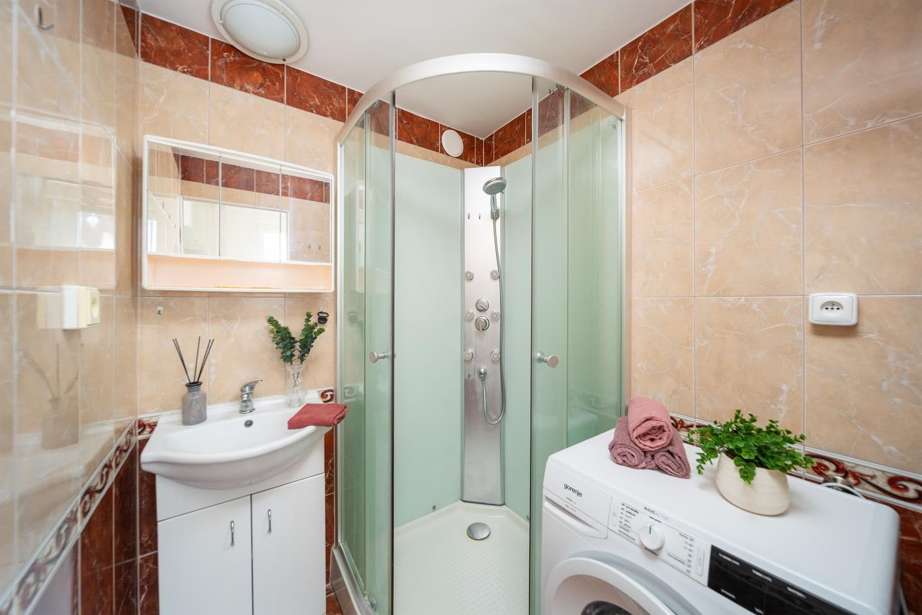 Predaj bytu 2-izbový 59 m², Větrná, České Budějovice, Jihočeský kraj Predaj bytu 2-izbový 59 m², Větrná, České Budějovice, Jihočeský kraj